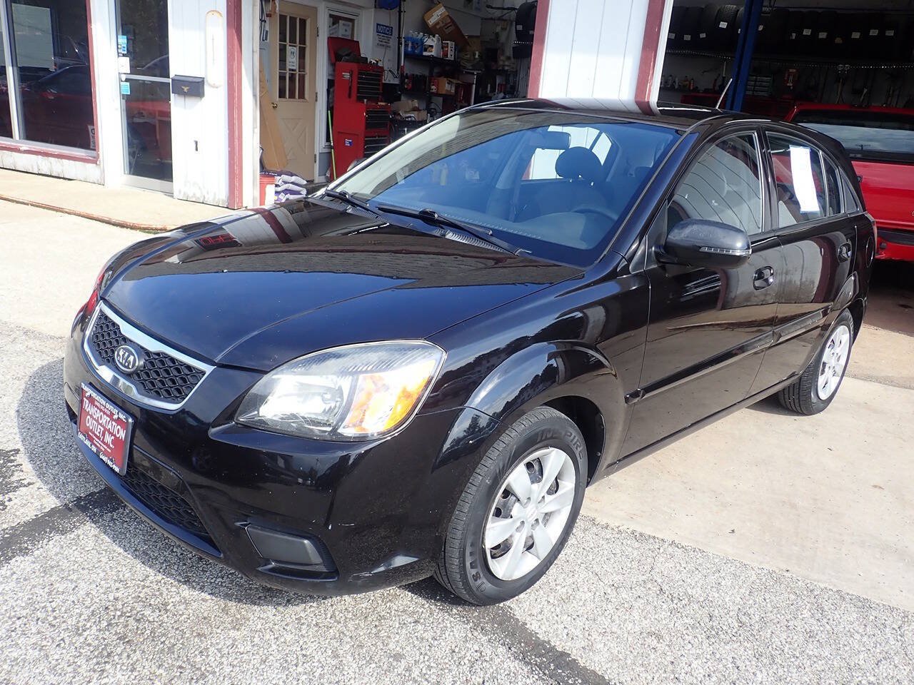Used 2011 Kia Rio5 w/ Value Pkg FWD image 2