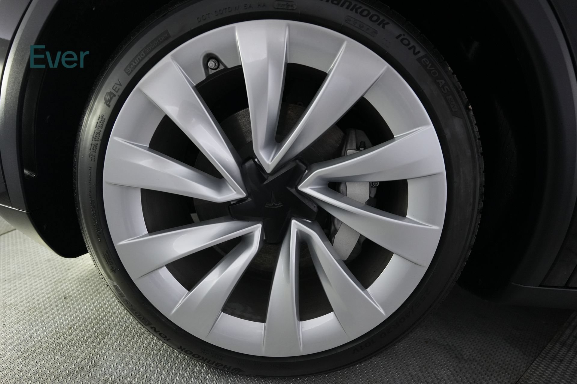 Used 2026 Tesla Model Y Long Range AWD/4WD image 19