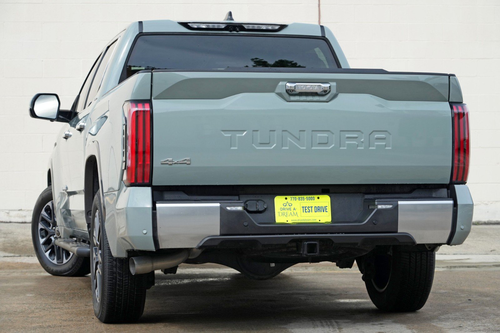 Used 2024 Toyota Tundra Limited AWD/4WD image 6