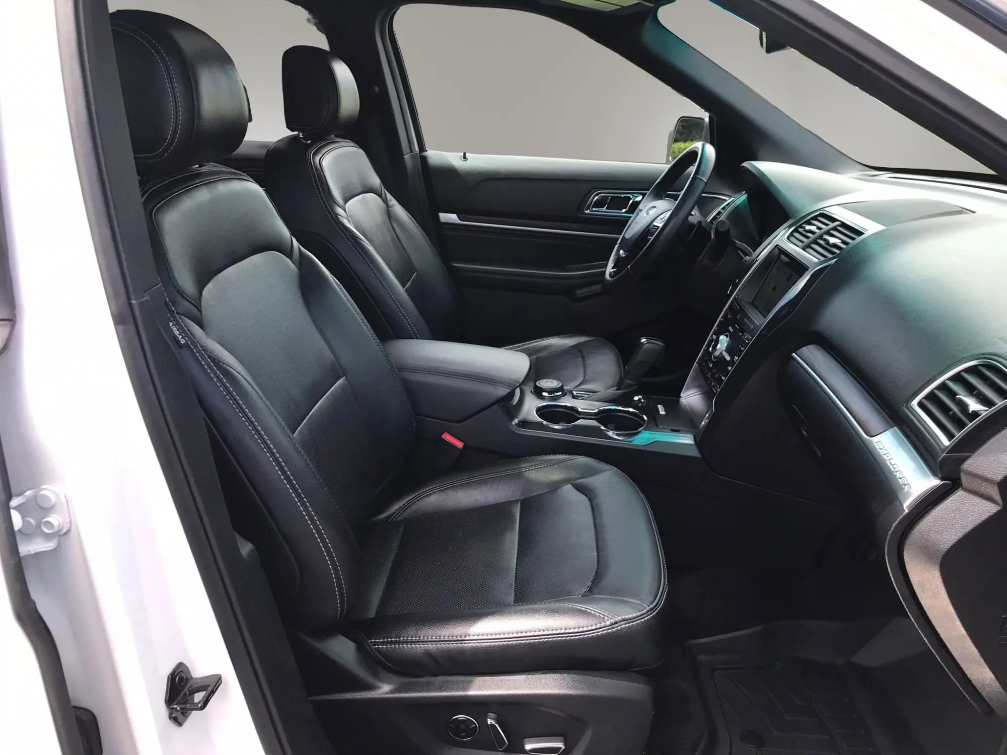 Used 2017 Ford Explorer Limited w/ Equipment Group 301A AWD/4WD image 51