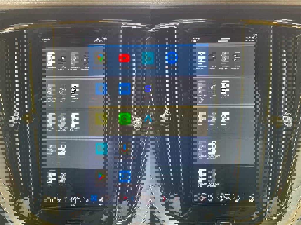 Certified 2024 Volvo S60 B5 Core image 26