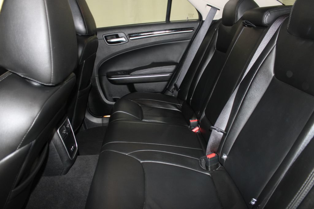 Used 2023 Chrysler 300 Touring AWD/4WD image 19