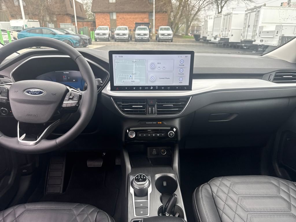Used 2024 Ford Escape Platinum w/ Premium Technology Package image 21