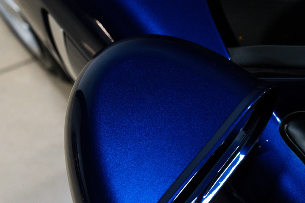 Used 2005 Ford GT RWD image 3