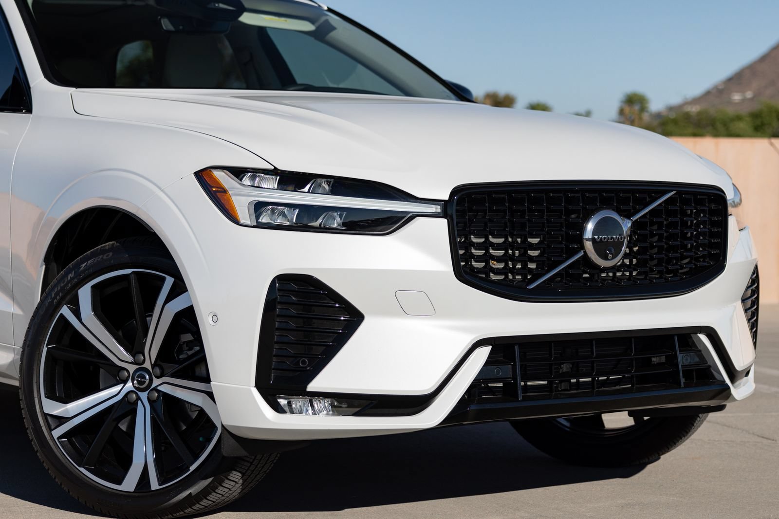 Used 2023 Volvo XC60 B5 Ultimate w/ Protection Package AWD/4WD image 6