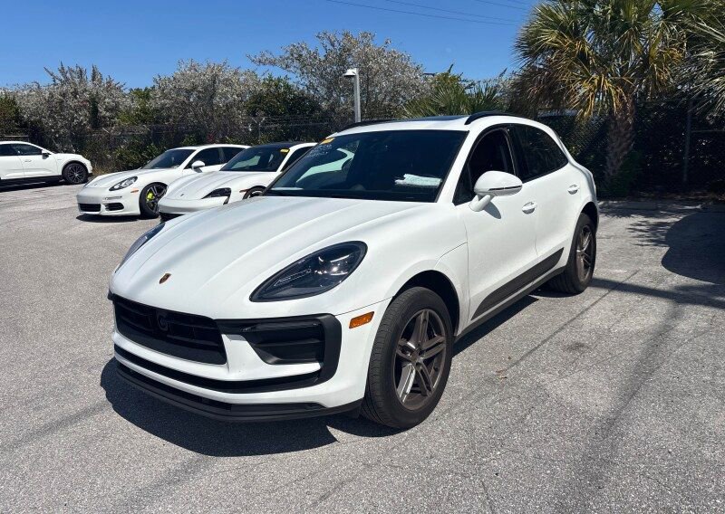 Used 2023 Porsche Macan Turbo image 1