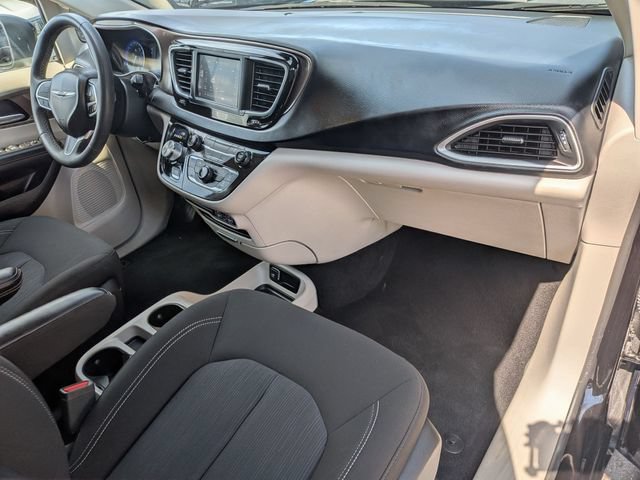 Certified 2024 Chrysler Voyager LX FWD image 34