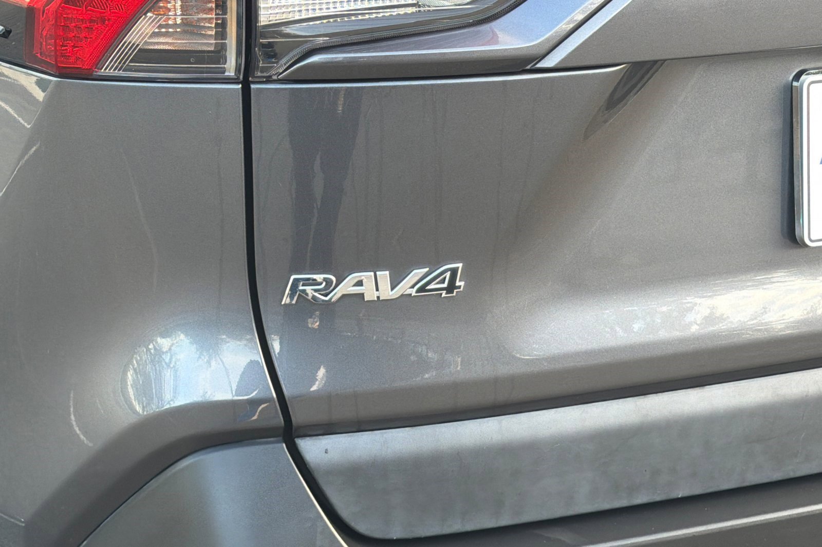 Used 2019 Toyota RAV4 LE image 37