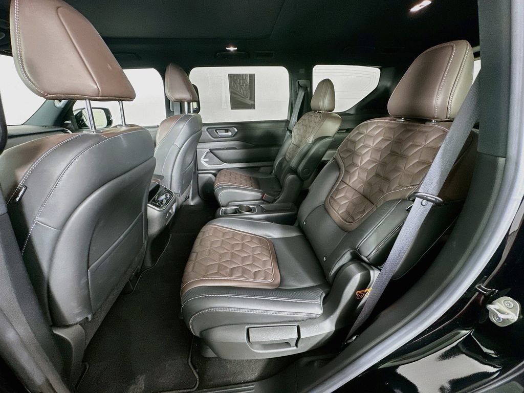Used 2025 Nissan Armada Platinum Reserve AWD/4WD image 33