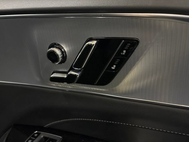 Used 2024 Cadillac Lyriq Tech w/ Driver Assist Package AWD/4WD image 32