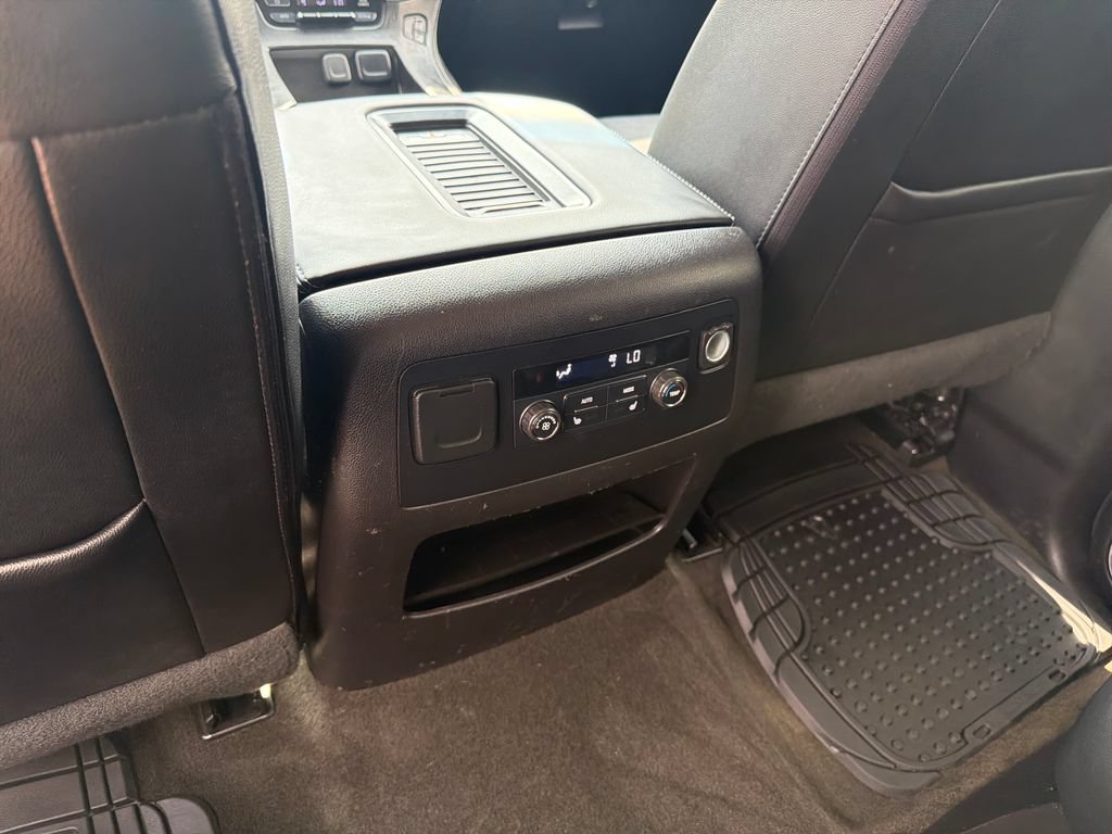 Used 2017 GMC Yukon SLT w/ HD Trailering Package RWD image 33