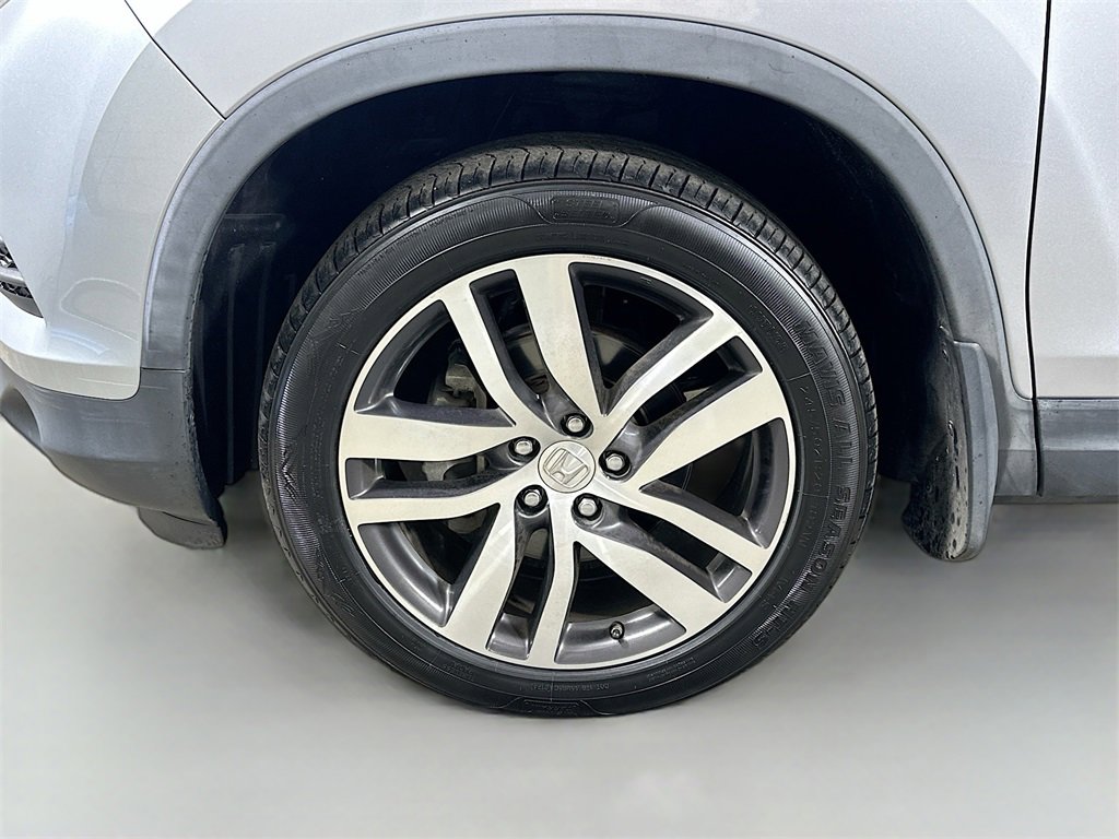 Used 2017 Honda Pilot Touring image 8