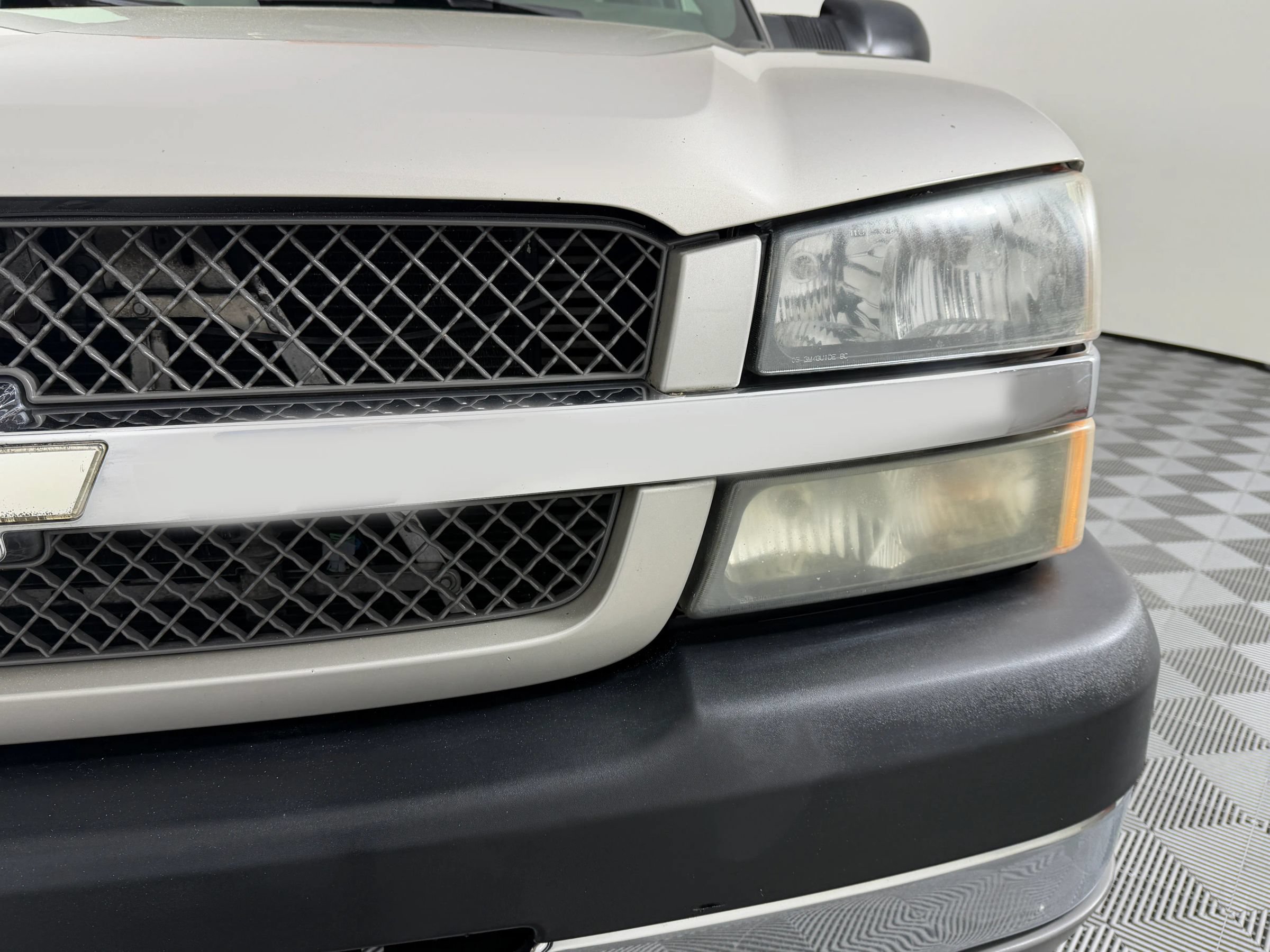 Used 2004 Chevrolet Silverado 3500 LS w/ Heavy-Duty Power Package RWD image 5