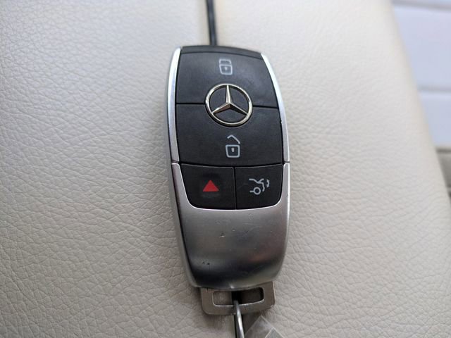Used 2023 Mercedes-Benz GLS 450 4MATIC image 38