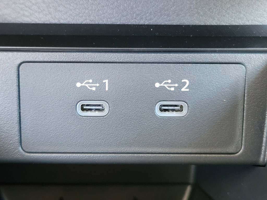 New 2025 Nissan Kicks SR image 31