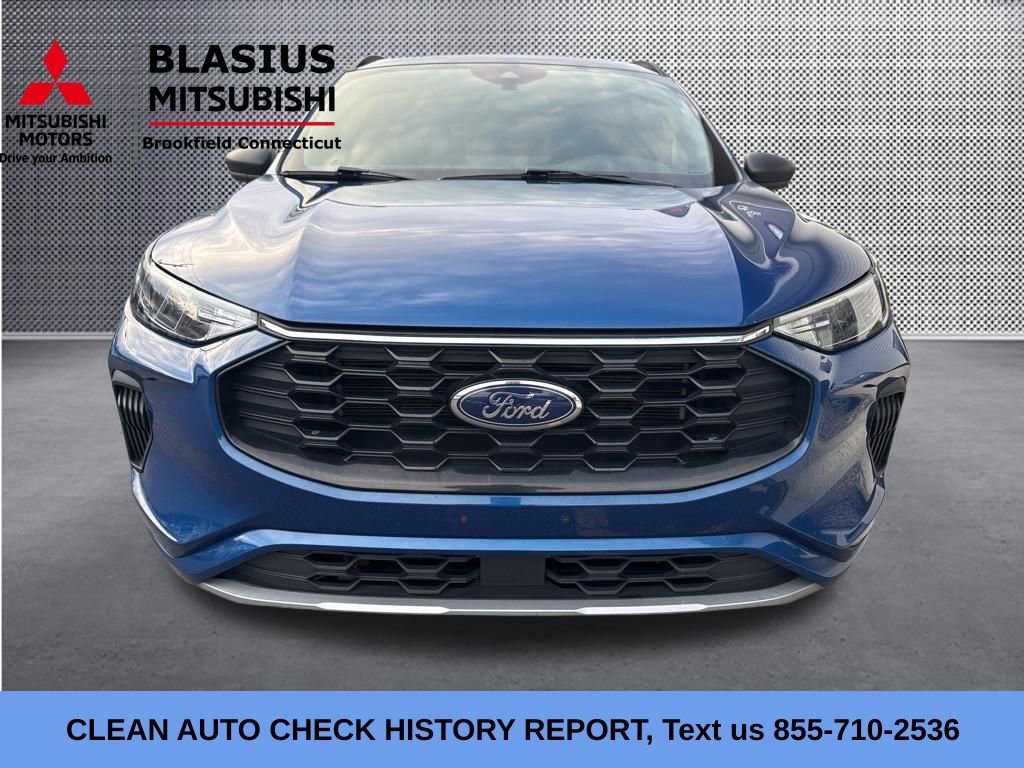 Used 2023 Ford Escape ST-Line w/ Tech Pack #1 AWD/4WD image 3