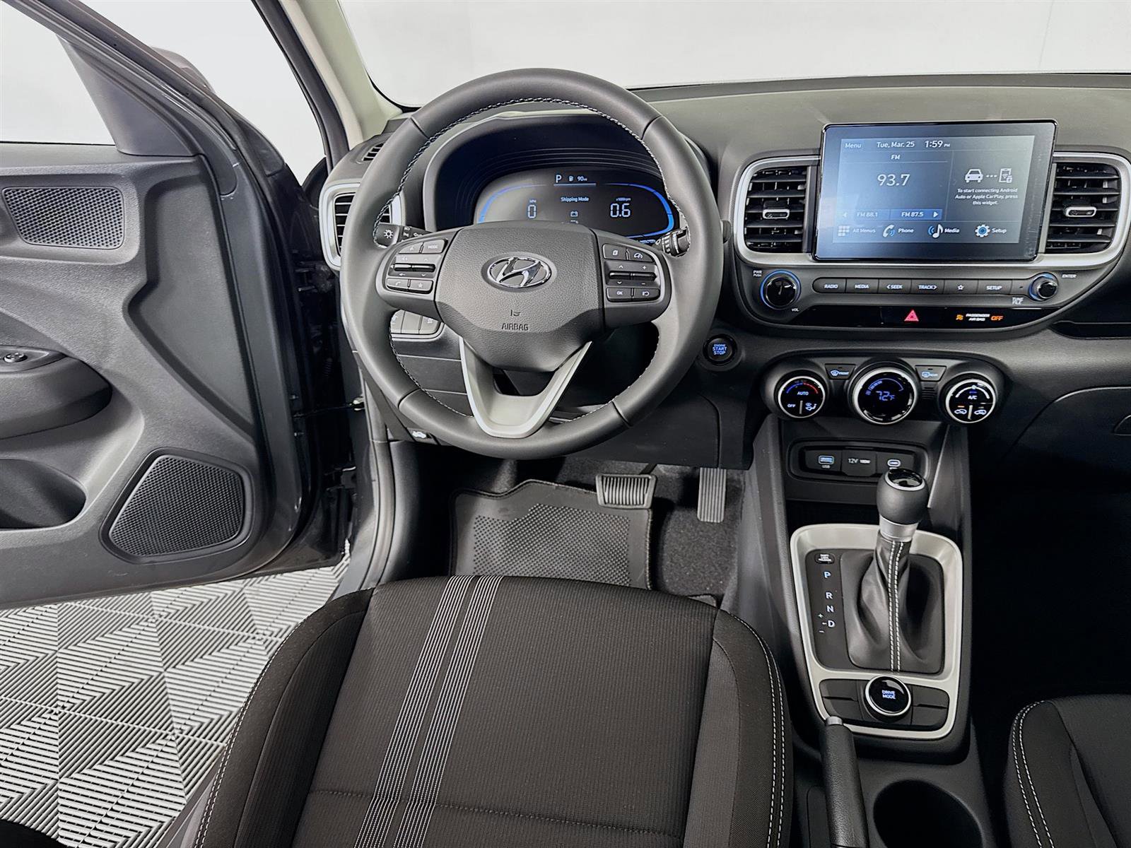 New 2025 Hyundai Venue SEL image 22