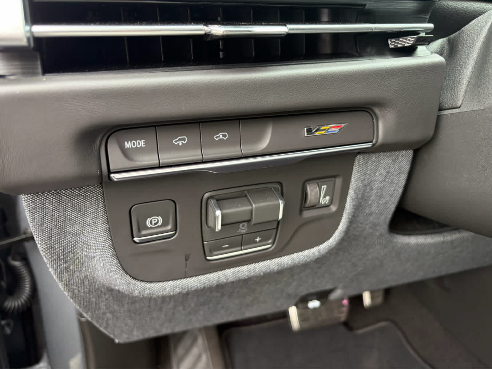 Used 2026 Cadillac Escalade ESV V AWD/4WD image 11