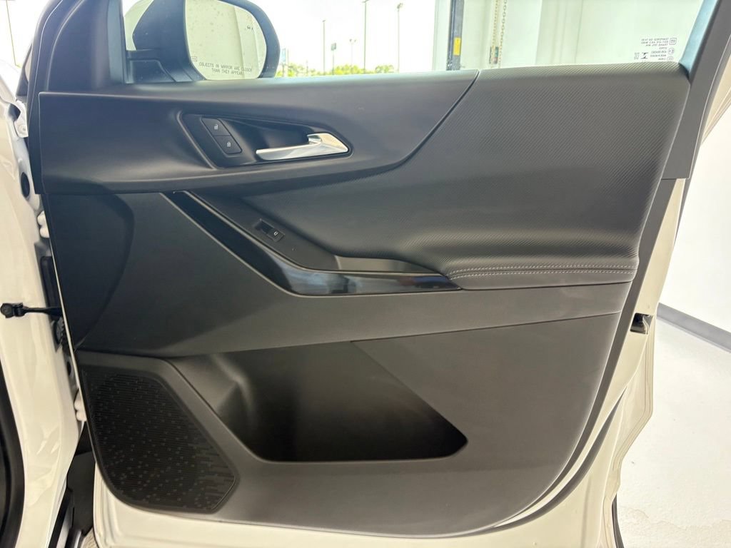 Used 2025 Chevrolet Equinox LT AWD/4WD image 34