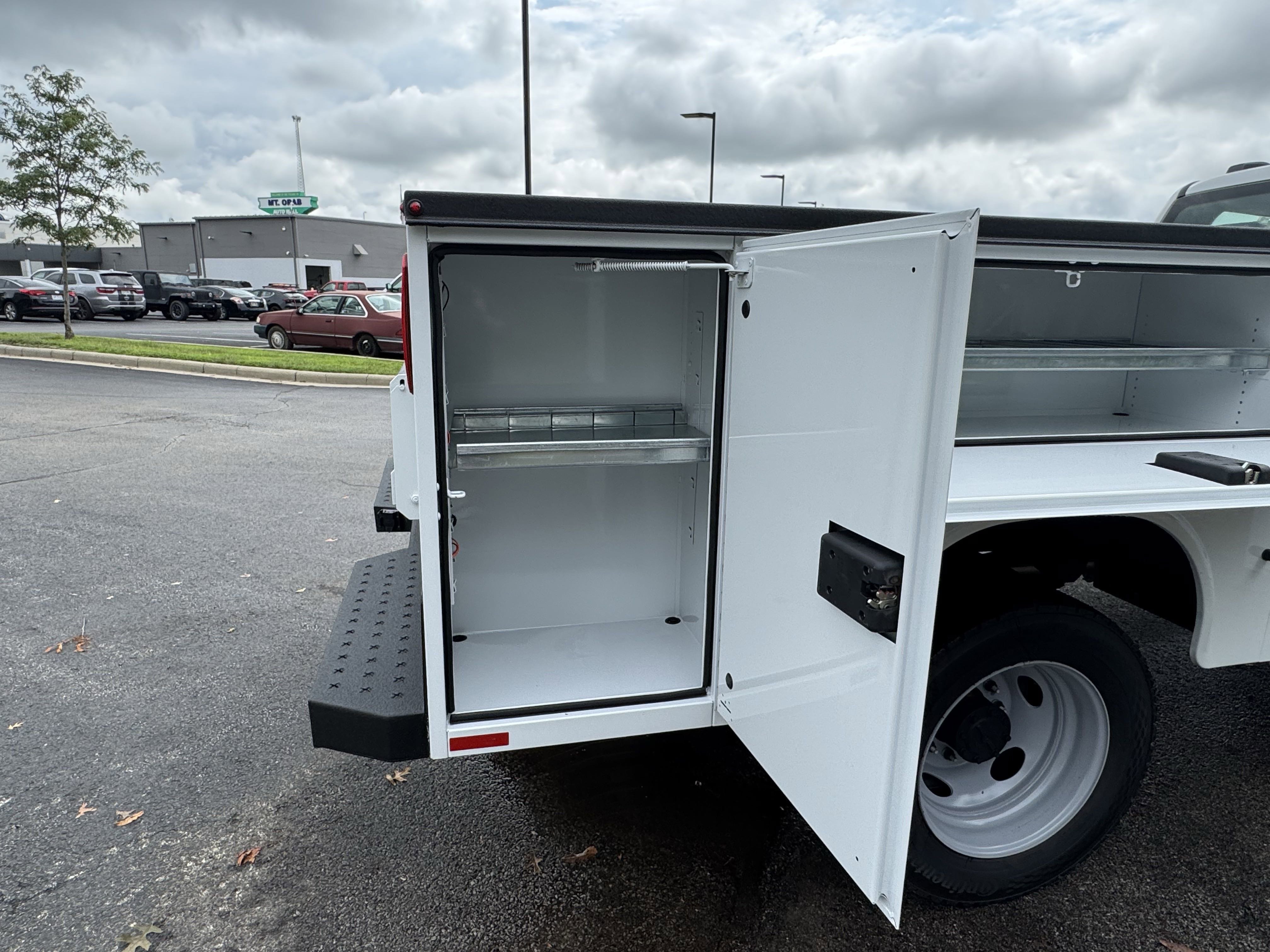 New 2025 Ford F450 XL w/ XL Chrome Package image 5