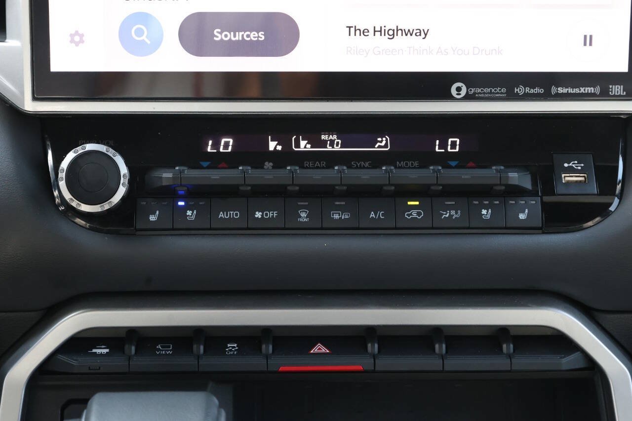 Used 2024 Toyota Sequoia Platinum AWD/4WD image 22