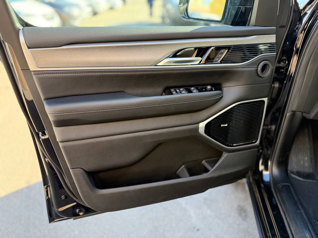 New 2026 Jeep Grand Wagoneer Limited image 17