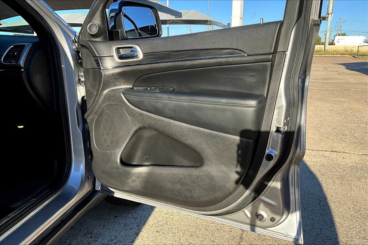 Used 2021 Jeep Grand Cherokee Limited image 20