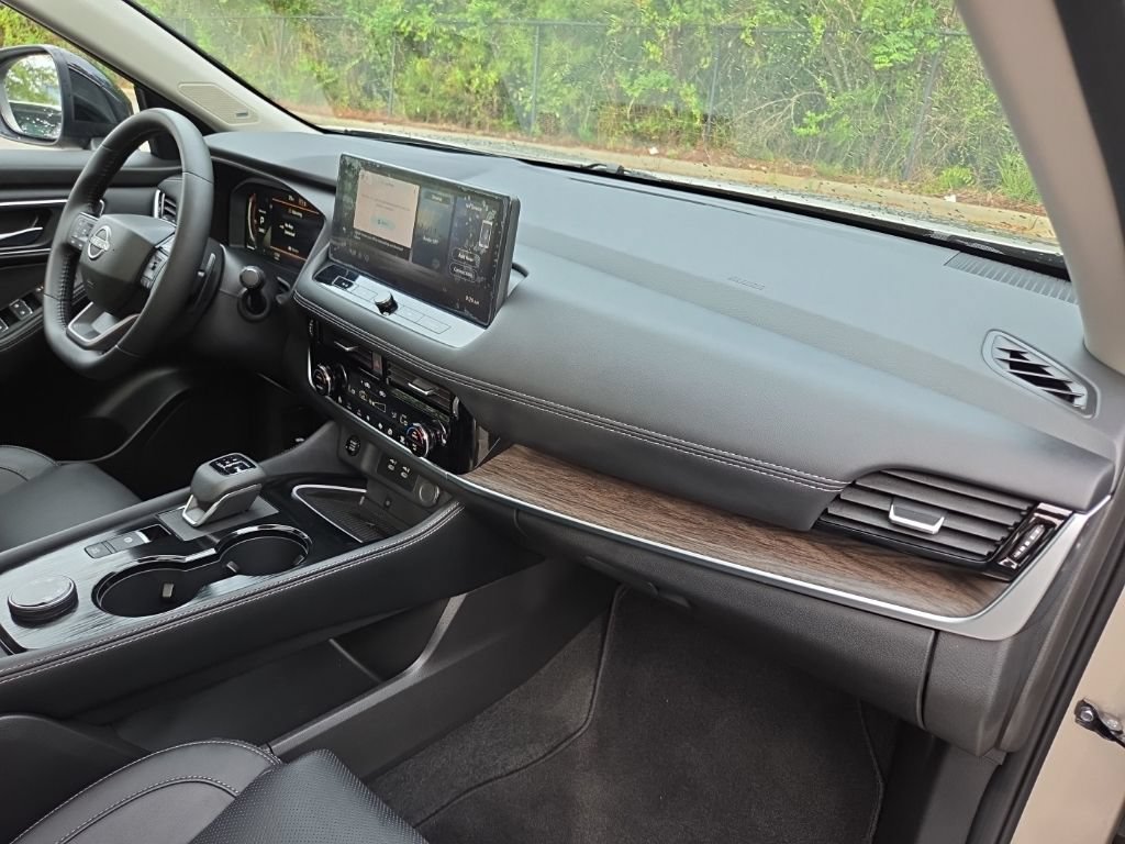 Used 2026 Nissan Rogue Platinum w/ Platinum Premium Package AWD/4WD image 40