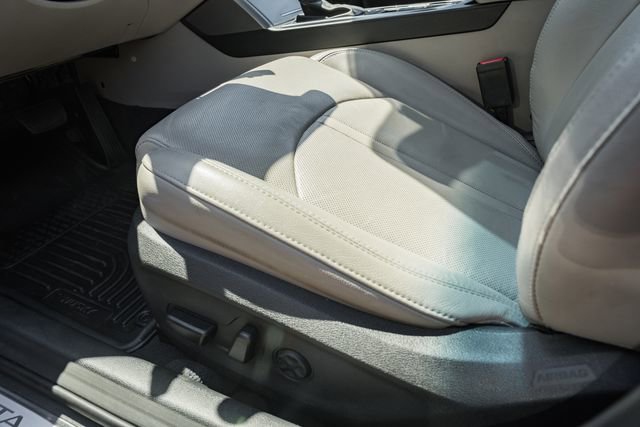 Used 2015 Hyundai Sonata Limited w/ Option Group 06 FWD image 38