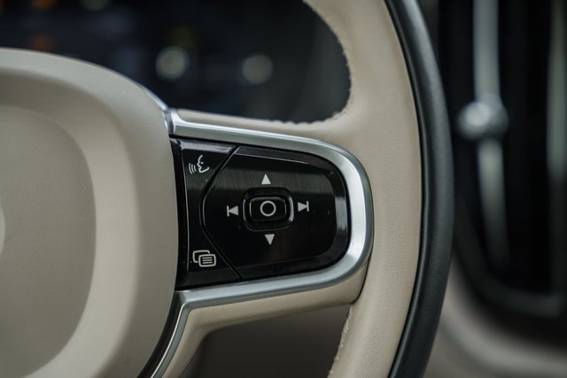 Used 2022 Volvo XC60 T8 Inscription w/ Advanced Package image 27