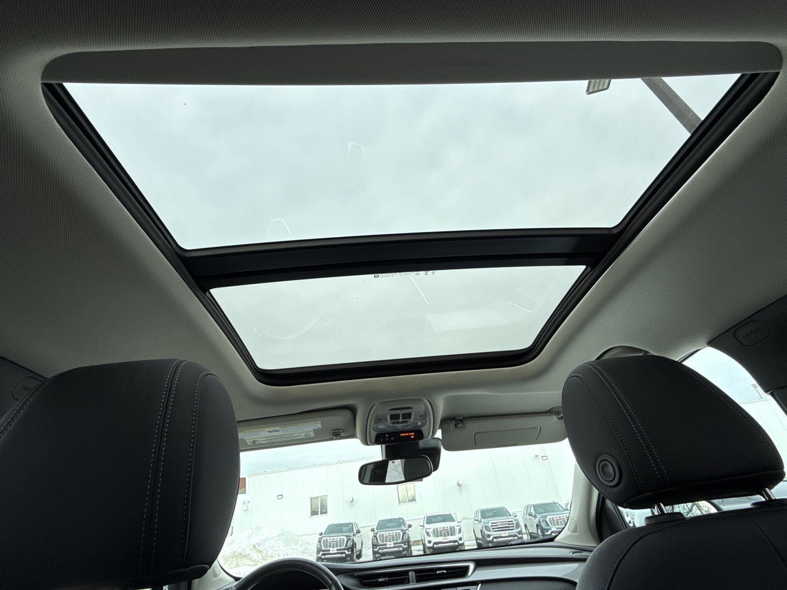 Used 2023 Buick Encore GX Essence w/ Experience Buick Package image 16