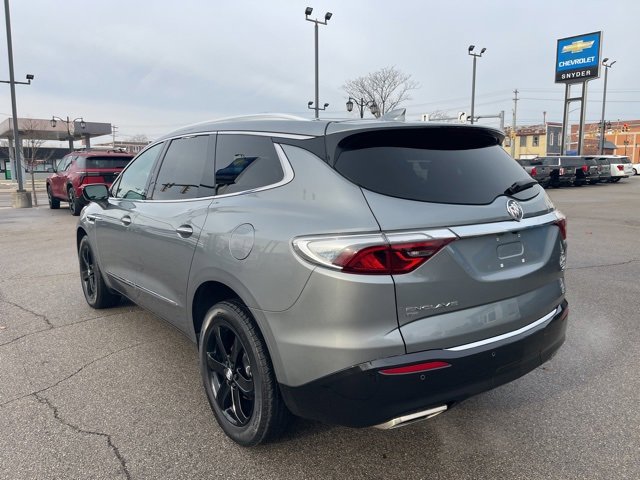 Used 2023 Buick Enclave Essence w/ Sport Touring Edition image 9