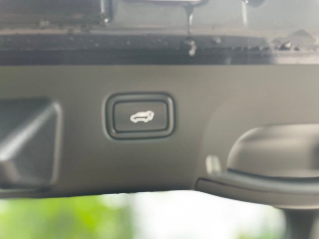 Used 2024 Kia EV6 Wind w/ Wind Technology Package AWD/4WD image 18