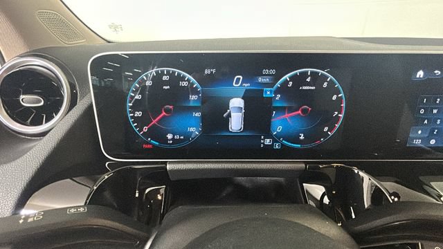 Used 2021 Mercedes-Benz GLA 250 4MATIC image 16