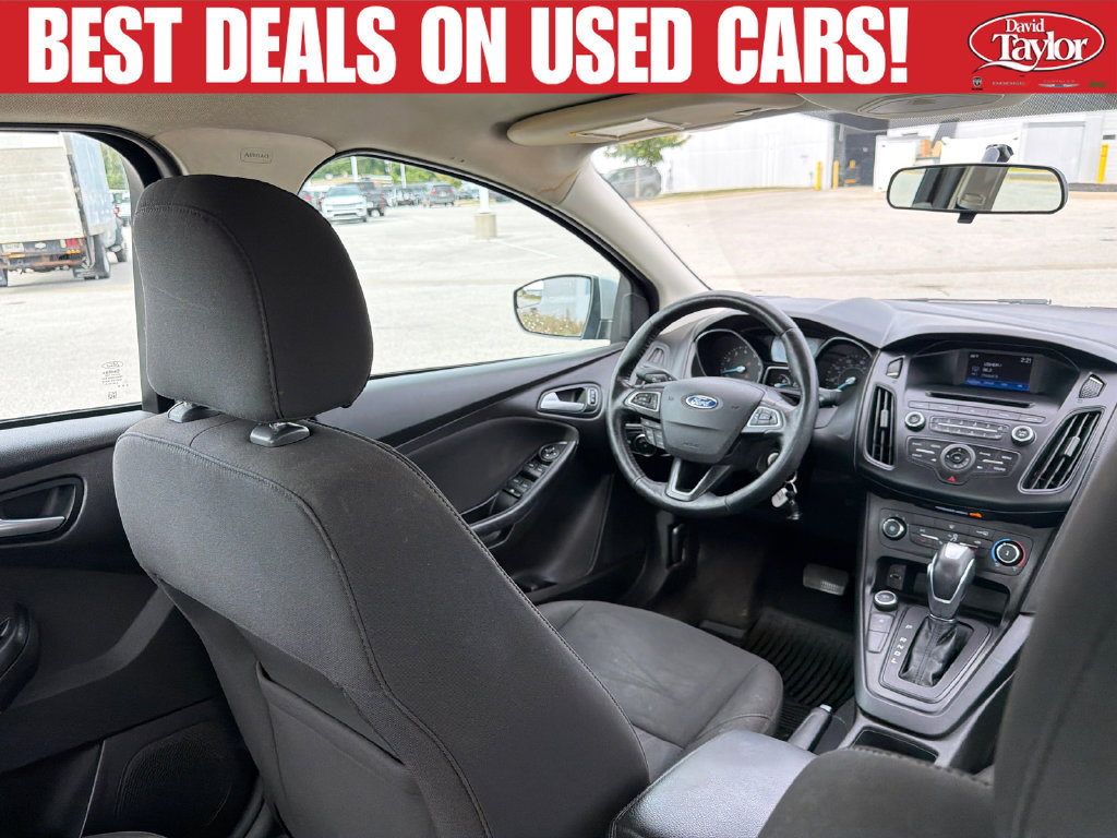 Used 2015 Ford Focus SE w/ SE Cold Weather Package FWD image 33