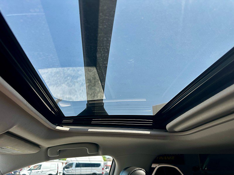 Used 2019 Toyota RAV4 XLE Premium FWD image 23