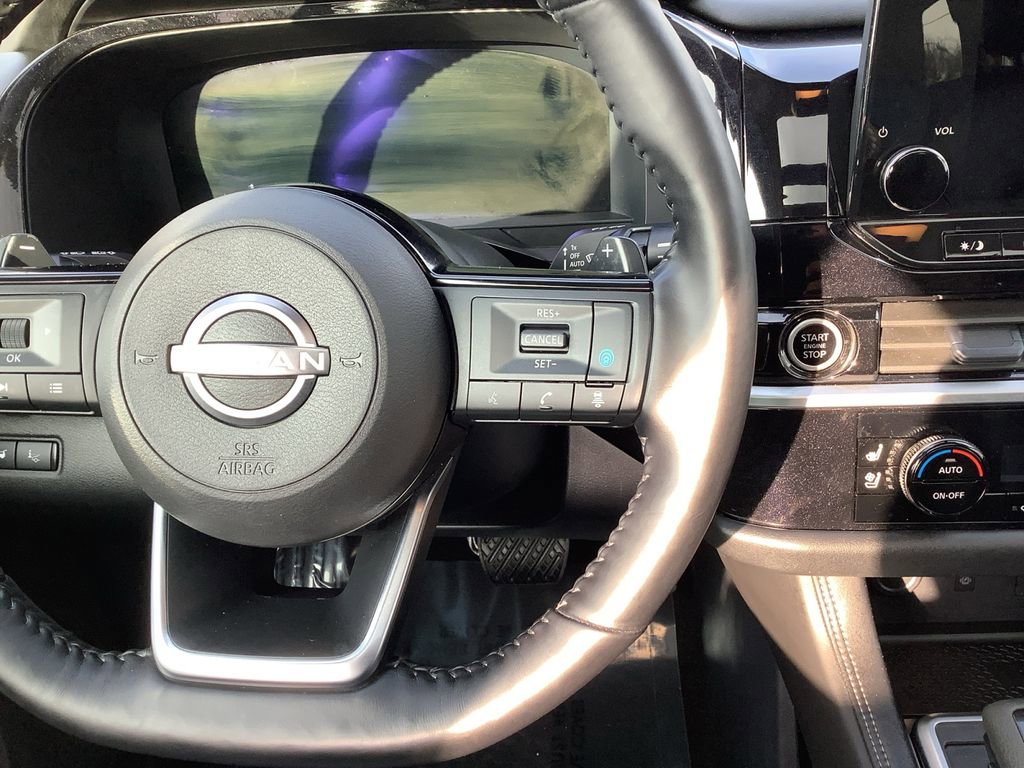 Used 2024 Nissan Pathfinder Platinum w/ Cargo Package image 20