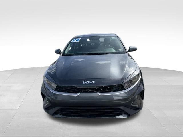 Used 2024 Kia Forte LX image 2