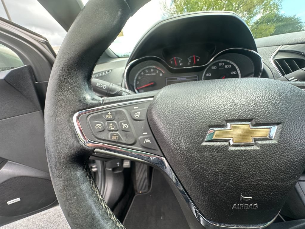 Used 2017 Chevrolet Cruze Premier FWD image 27