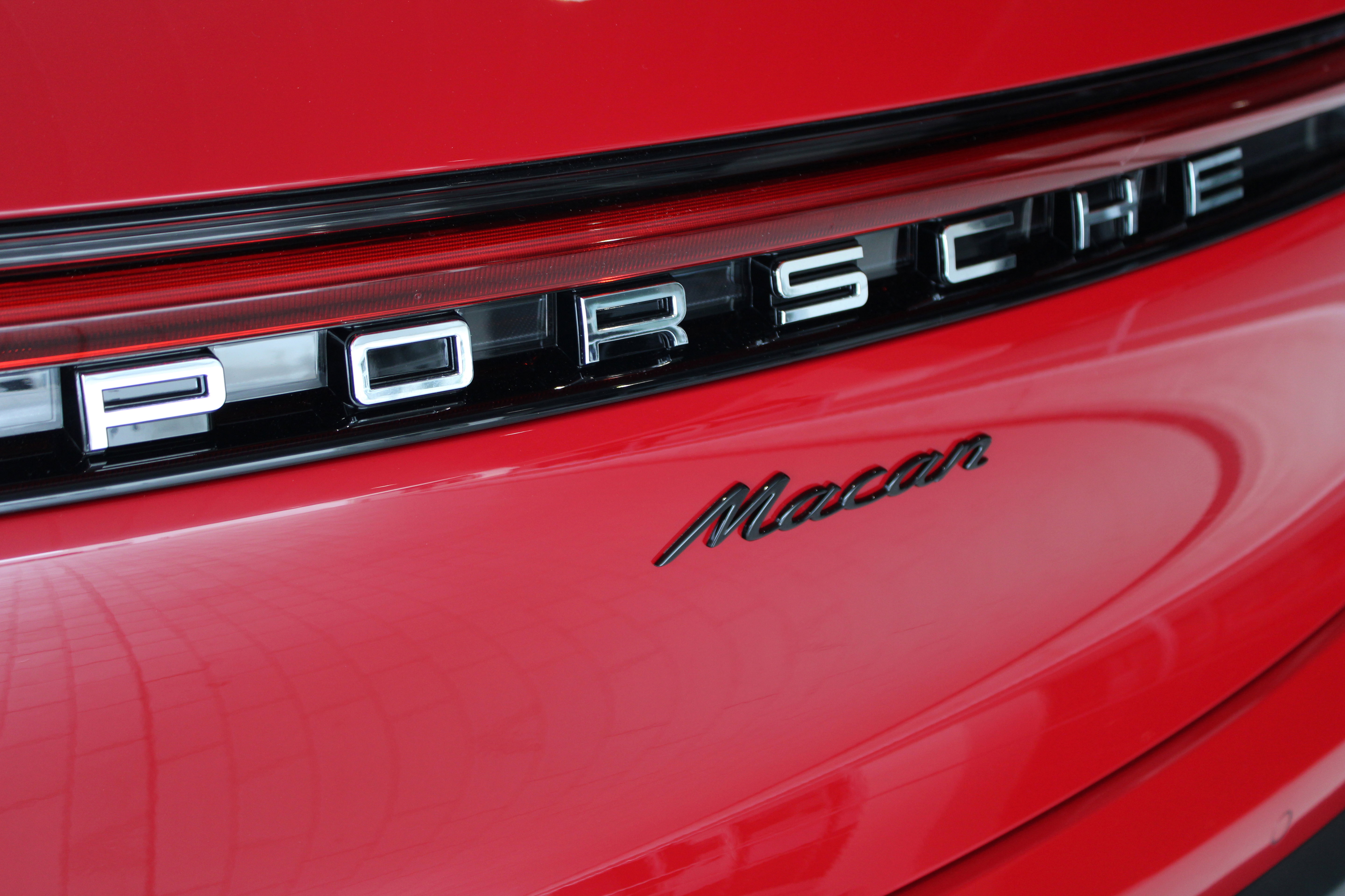 New 2025 Porsche Macan image 12