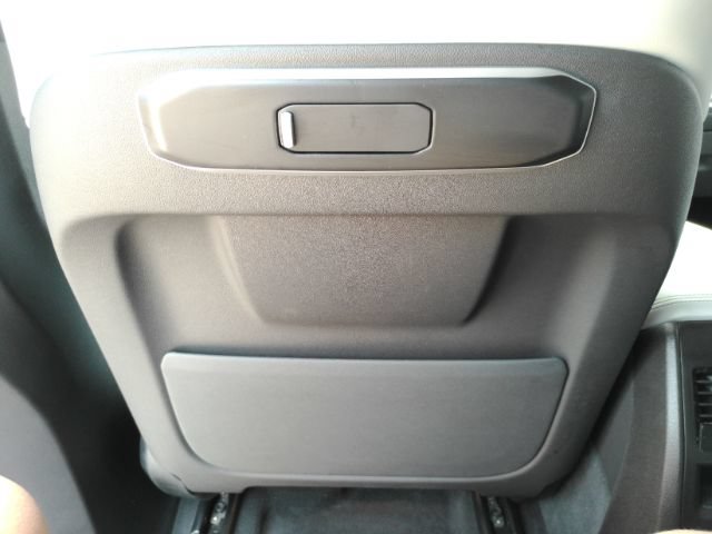 Used 2025 BMW X5 sDrive40i w/ M Sport Package RWD image 35
