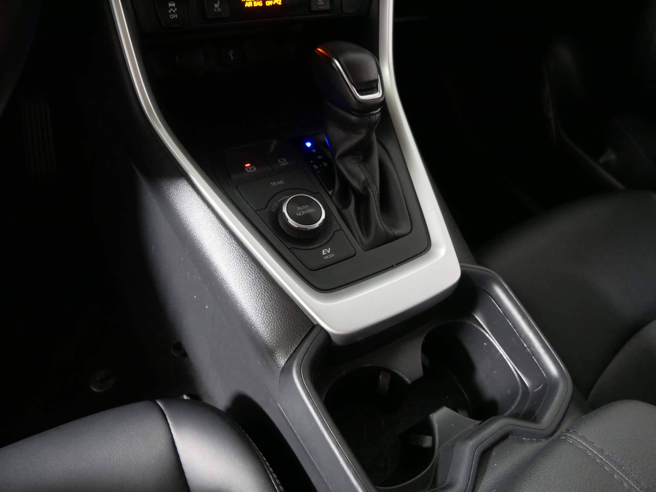Used 2021 Toyota RAV4 XLE Premium AWD/4WD image 24
