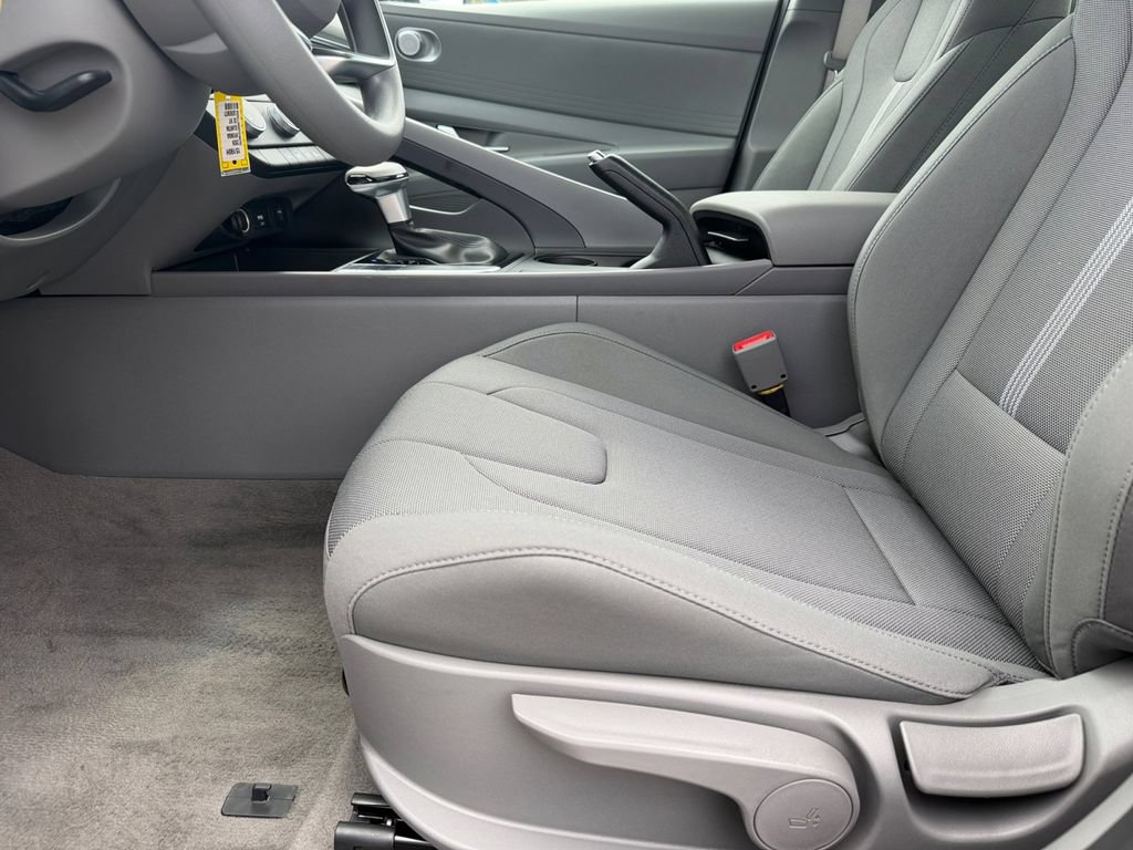 New 2026 Hyundai Elantra SE FWD image 11