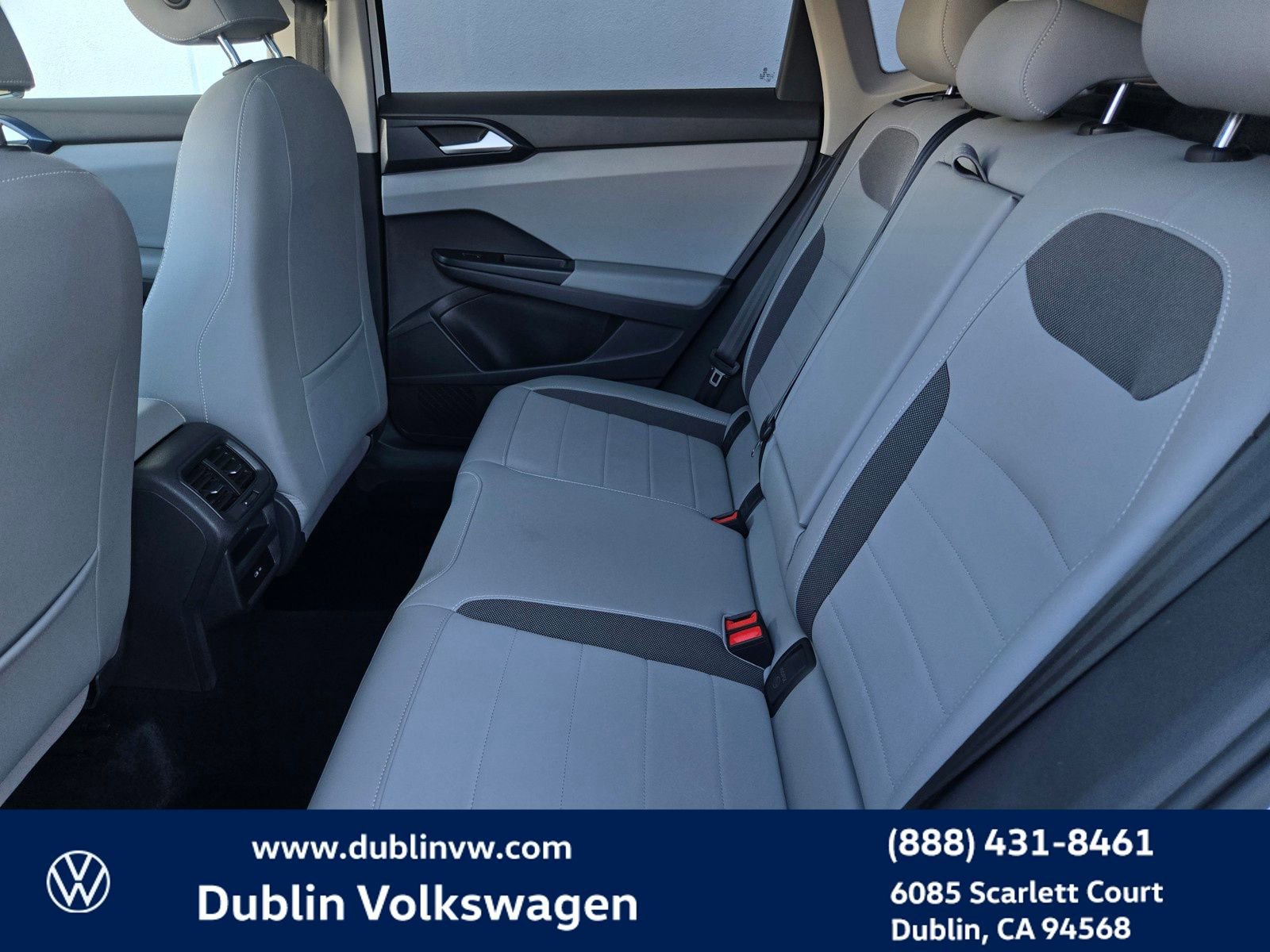Certified 2022 Volkswagen Taos SE w/ Panoramic Sunroof Package image 17