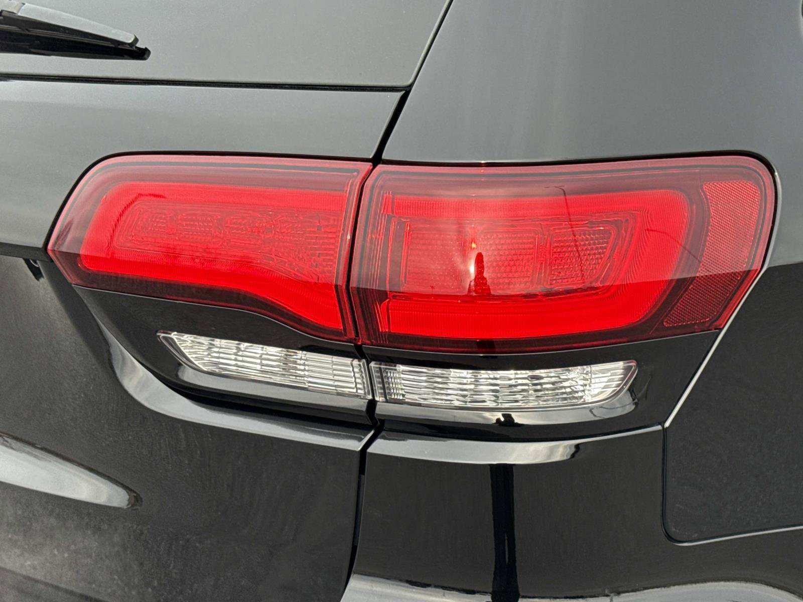 Used 2019 Jeep Grand Cherokee Altitude image 23