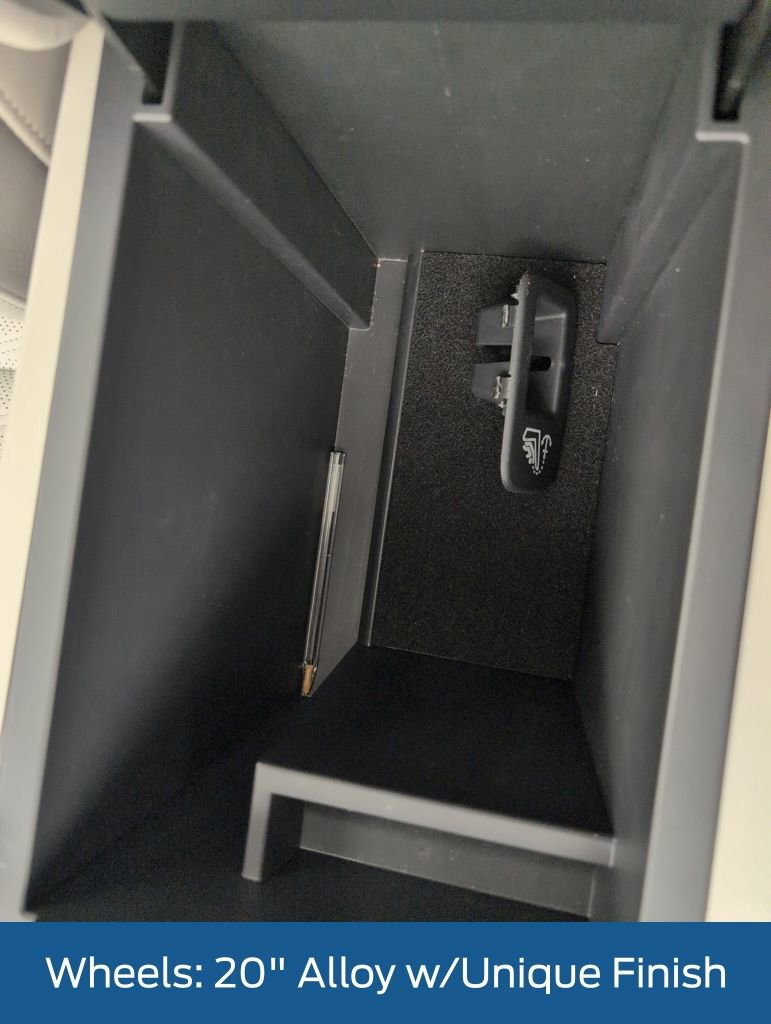 Used 2022 Nissan Pathfinder Platinum w/ Cargo Package image 48