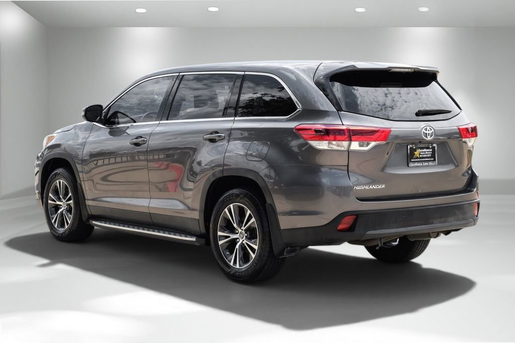 Used 2019 Toyota Highlander LE FWD image 8