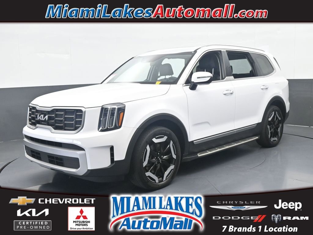 Used 2024 Kia Telluride S w/ S Sunroof Package
