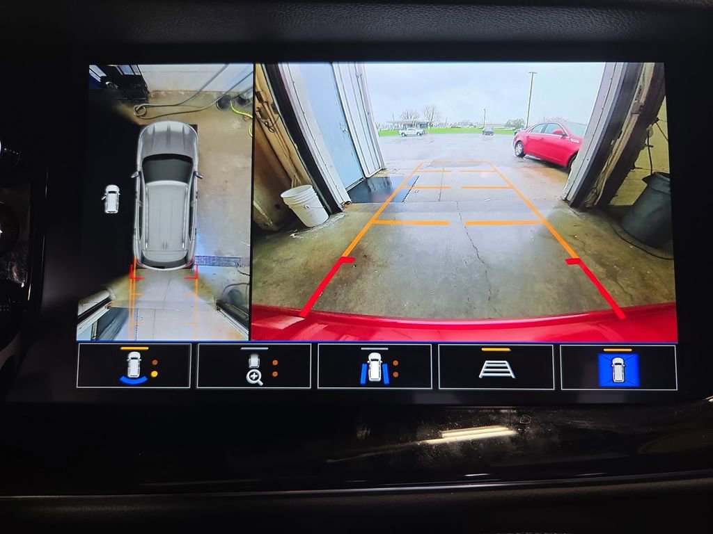 Used 2023 Buick Envision Avenir AWD/4WD image 25