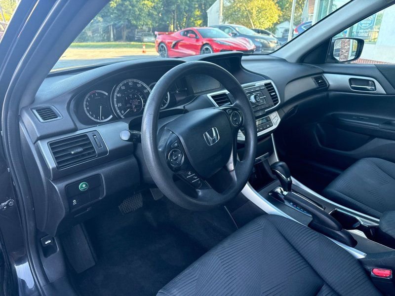 Used 2015 Honda Accord LX image 10